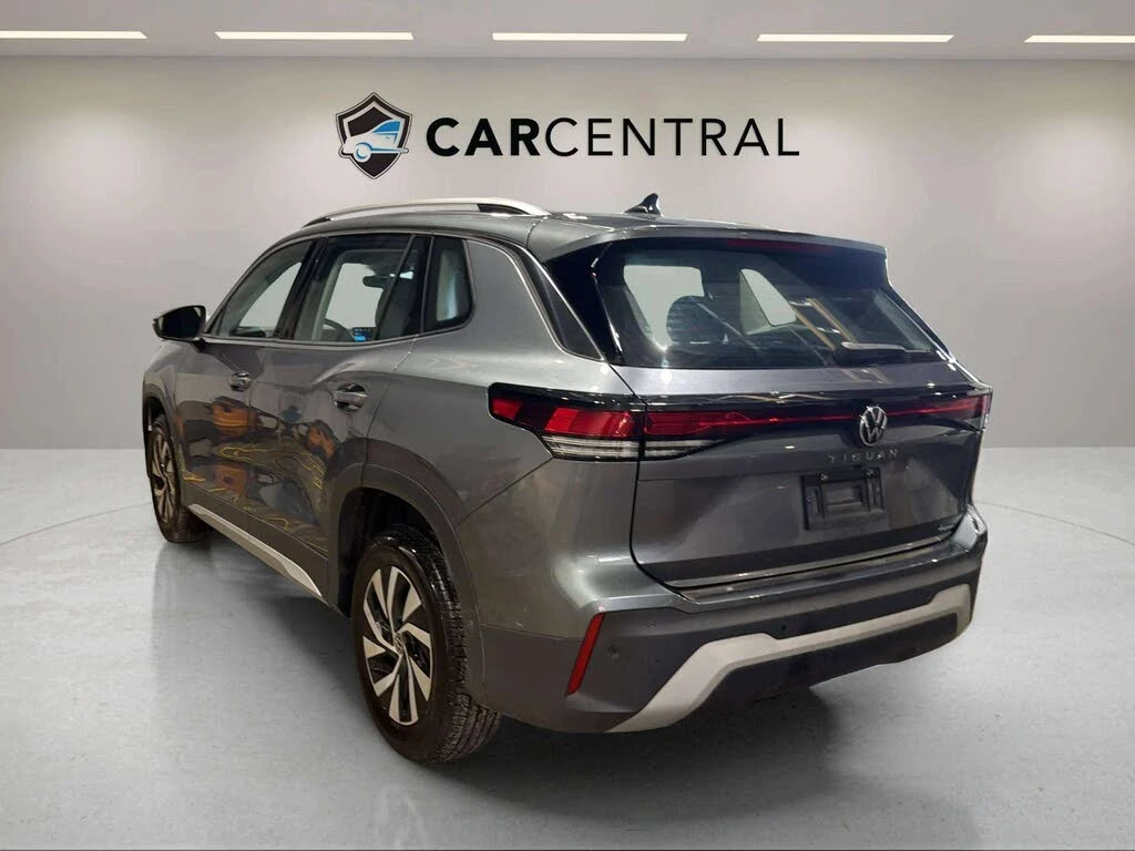 VW Tiguan 2.0* 4MOTION* DISTRONIC* КАМЕРА* КРАЙАН ЦЕНА, снимка 4 - Автомобили и джипове - 56208773