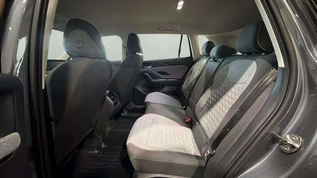 VW Tiguan 2.0* 4MOTION* DISTRONIC* КАМЕРА* КРАЙАН ЦЕНА, снимка 14 - Автомобили и джипове - 56208773