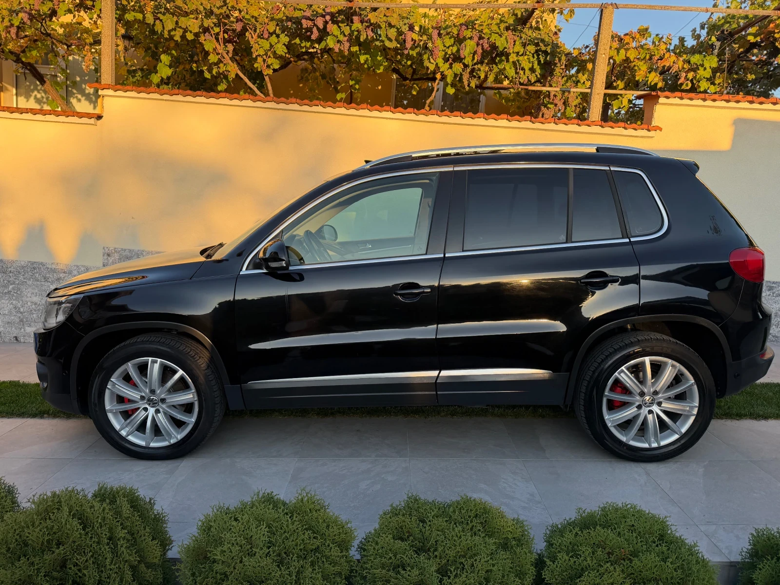 VW Tiguan 4motion Panorama, снимка 6 - Автомобили и джипове - 56595141