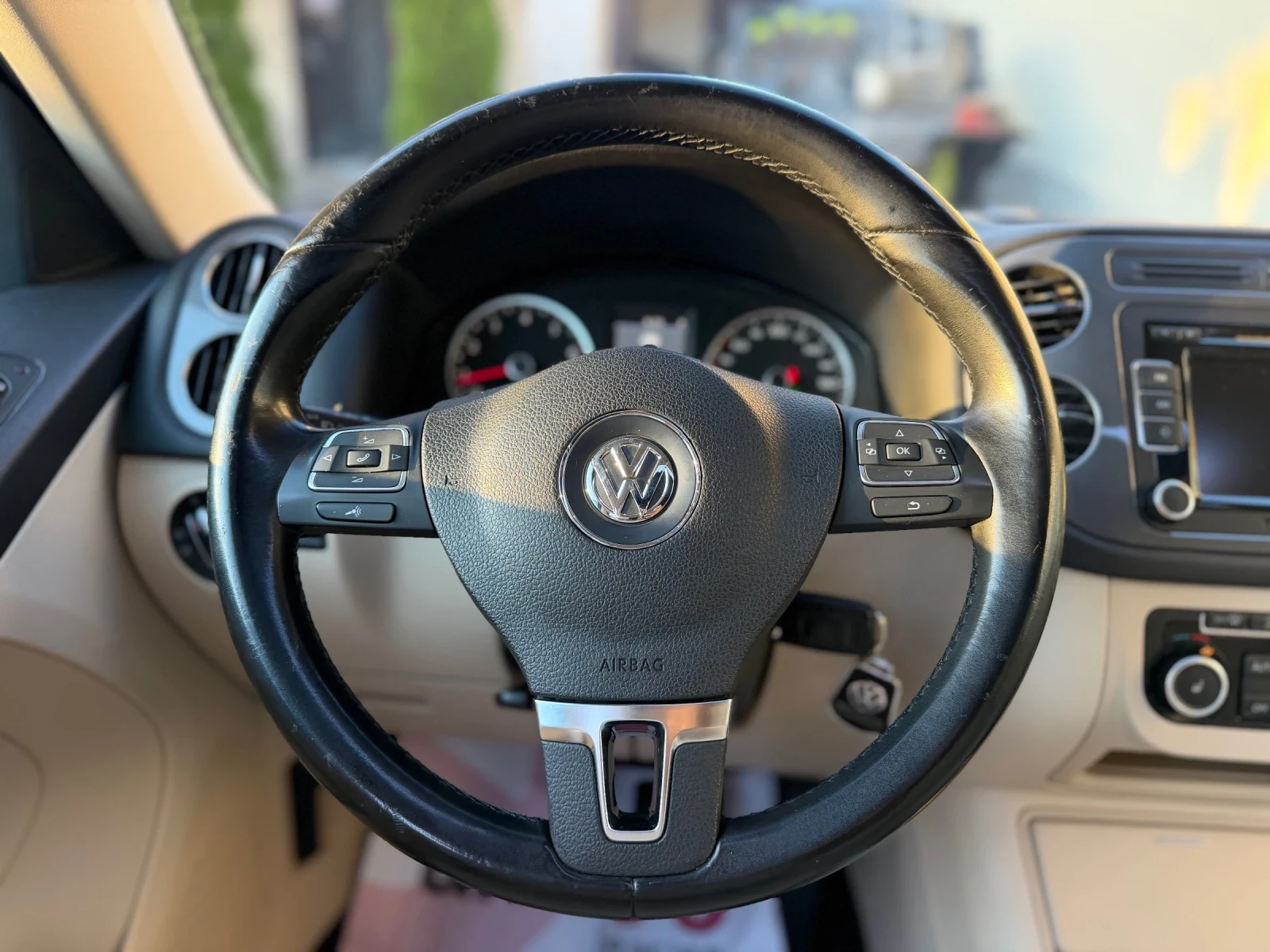 VW Tiguan 4motion Panorama, снимка 10 - Автомобили и джипове - 56595141