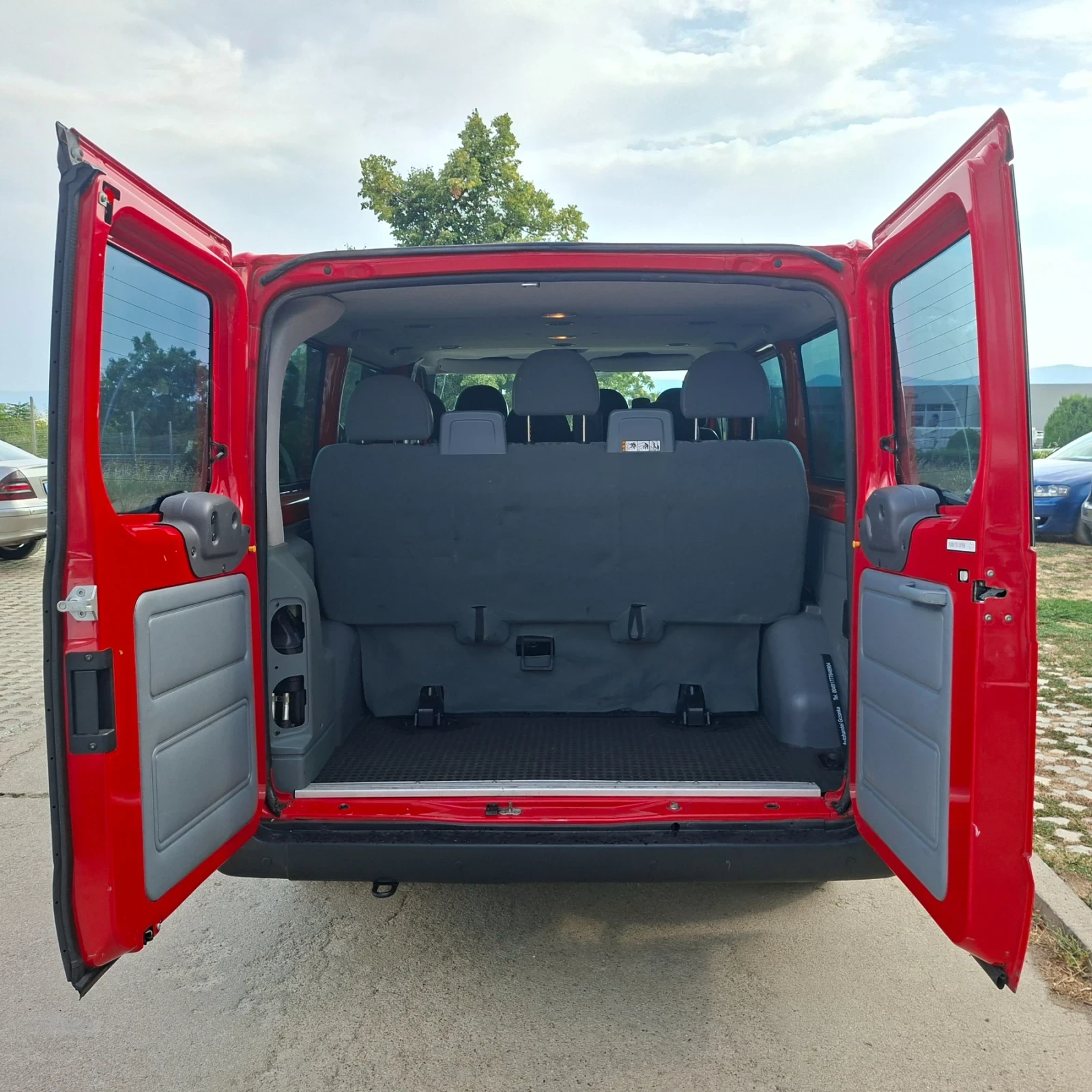 Ford Transit 2.0 Tdci 225000km 6skorost zaden klimatik, снимка 6 - Бусове и автобуси - 55656761
