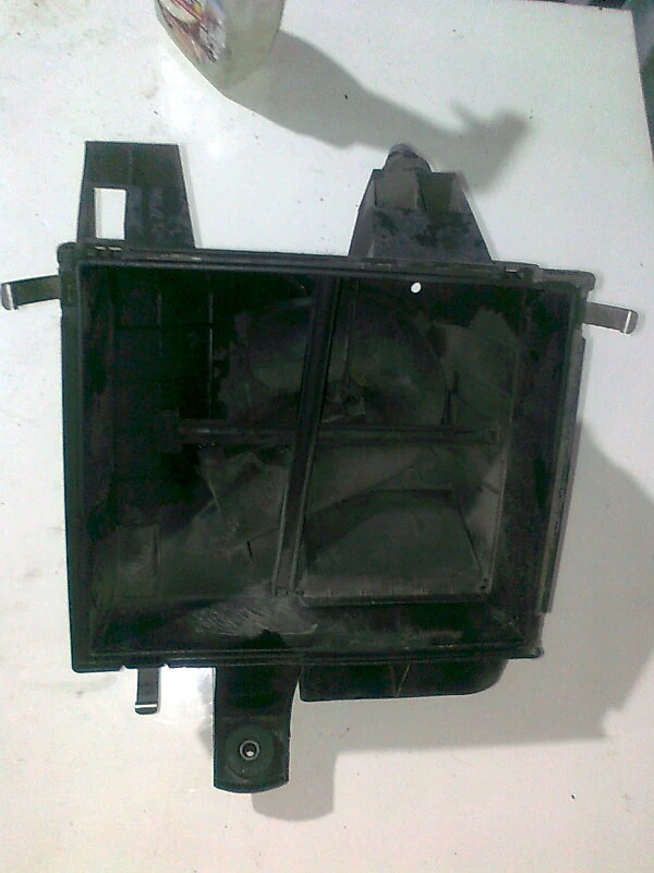 кутия въздушен филтър за Ауди А6 2.5тди куатро