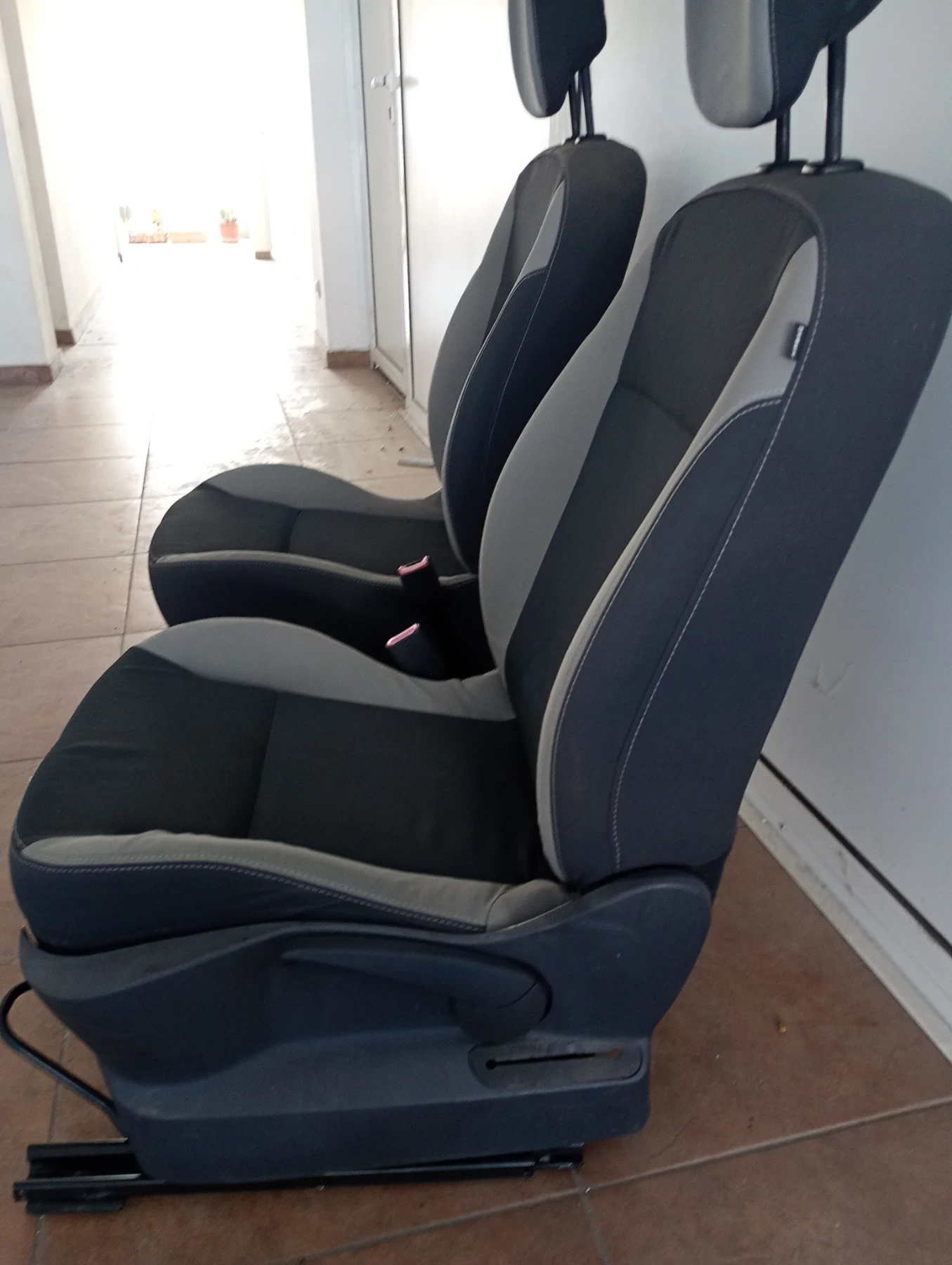 Предни седалки за Рено Клио 3, снимка 4 - Части - 54093110