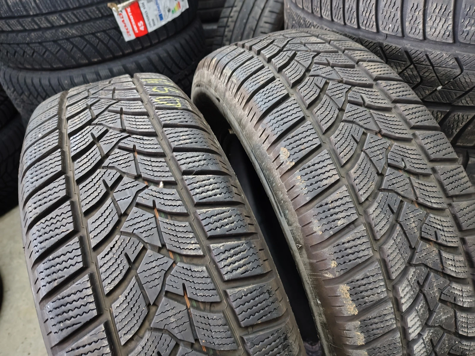 Гуми Зимни 215/70R16, снимка 1 - Гуми и джанти - 54087960