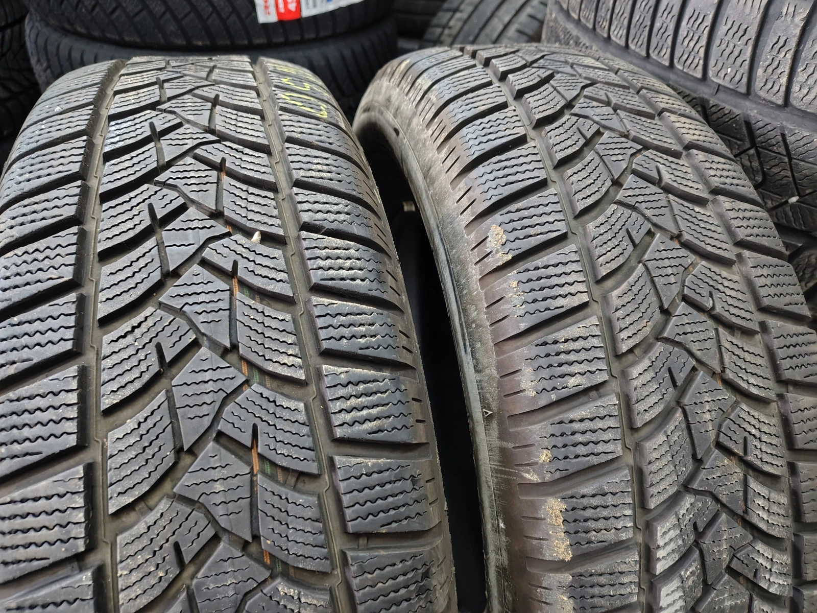 Гуми Зимни 215/70R16, снимка 2 - Гуми и джанти - 54087960