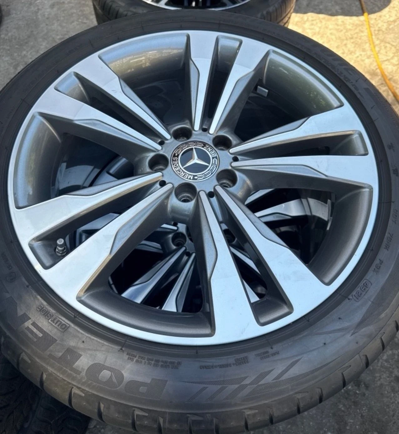 Гуми с джанти Bridgestone 275/40R19