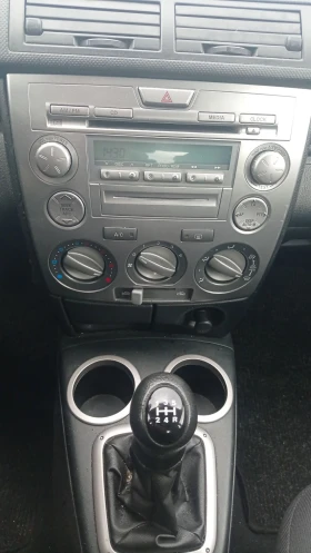 Mazda 2 1.4 бензин , снимка 17