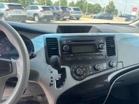 Toyota Sienna * 5dr 7 Pass FWD * АВТОКРЕДИТ* , снимка 9