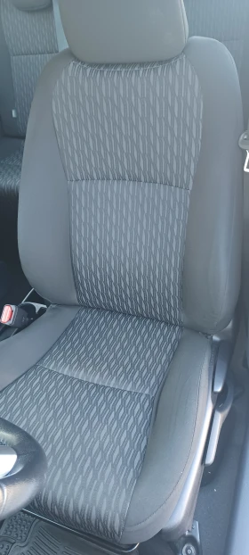Toyota Yaris 1.4 D-4D, снимка 12