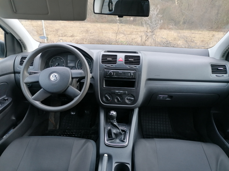 VW Golf 1.9 tdi, снимка 8 - Автомобили и джипове - 43682752