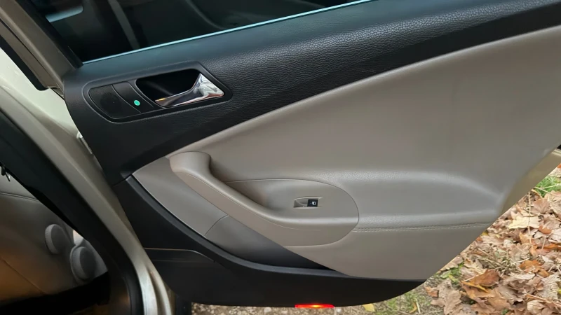 VW Passat 2.0, снимка 14 - Автомобили и джипове - 52579856