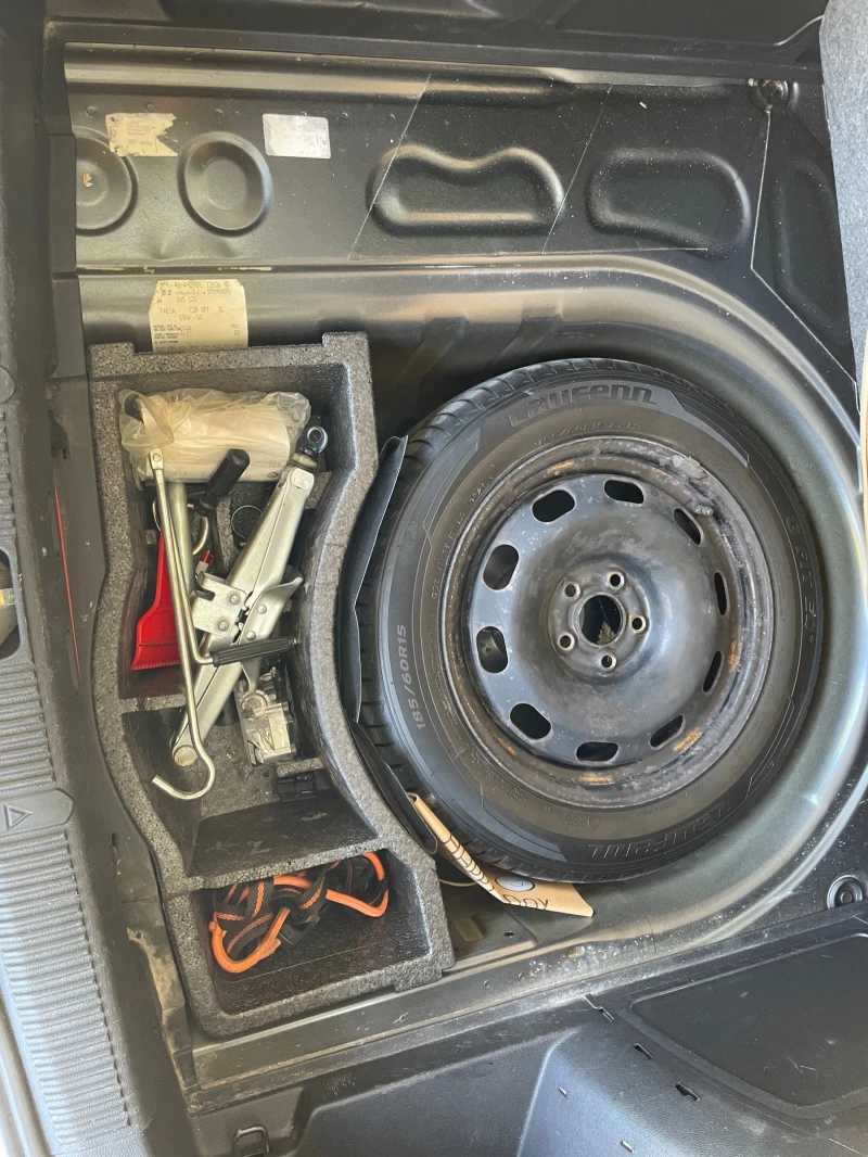 Skoda Fabia, снимка 9 - Автомобили и джипове - 52584350