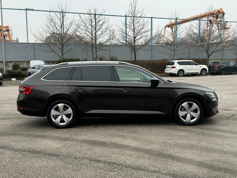 Skoda Superb, снимка 5 - Автомобили и джипове - 53210056