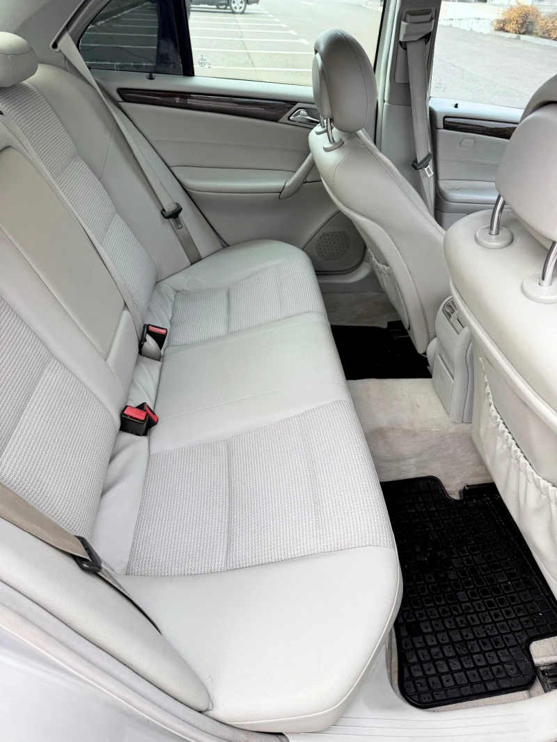 Mercedes-Benz C 200 2.0, снимка 12 - Автомобили и джипове - 53492258