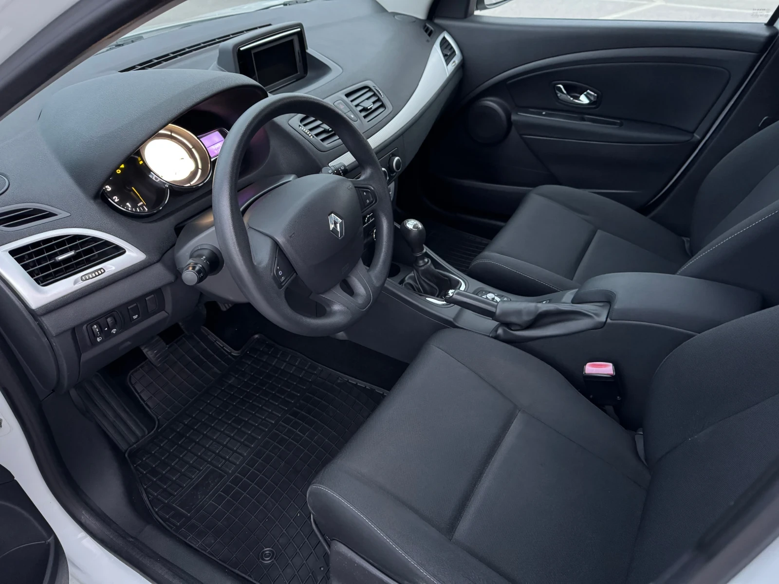 Renault Megane 1.5 DCI - 161.000 km! - изображение 8