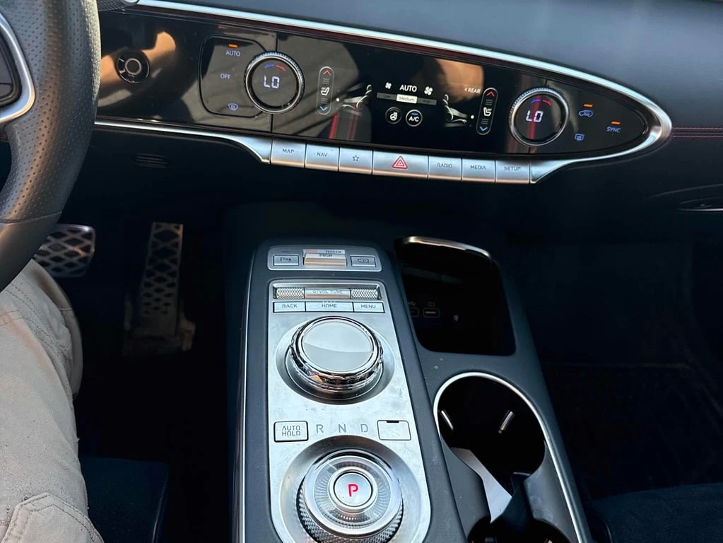 Genesis GV70 * 2.5T Prestige * CARFAX * БЕЗ ПЪРВОНАЧАЛНА ВНОСКА - изображение 8