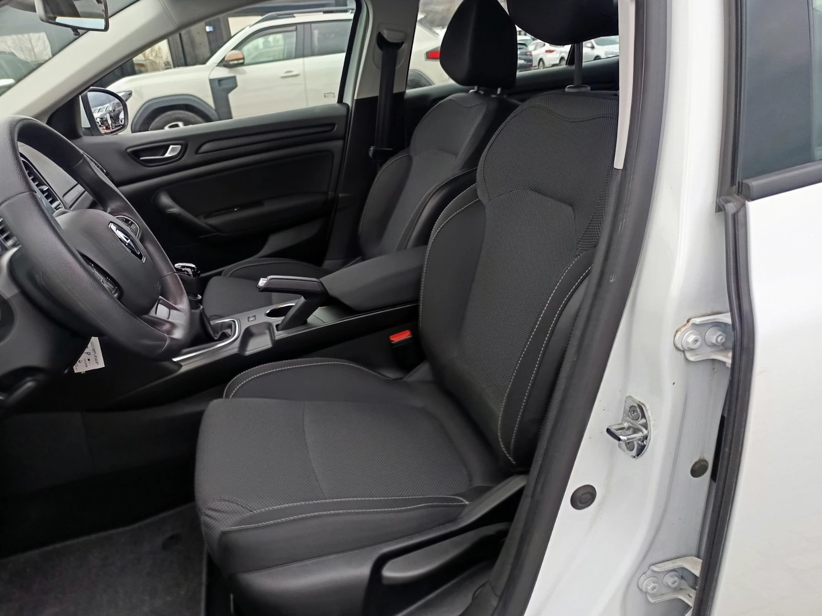 Renault Megane SEDANE 1.3TCe 140�.�.��������� | Mobile.bg � ����������� 15