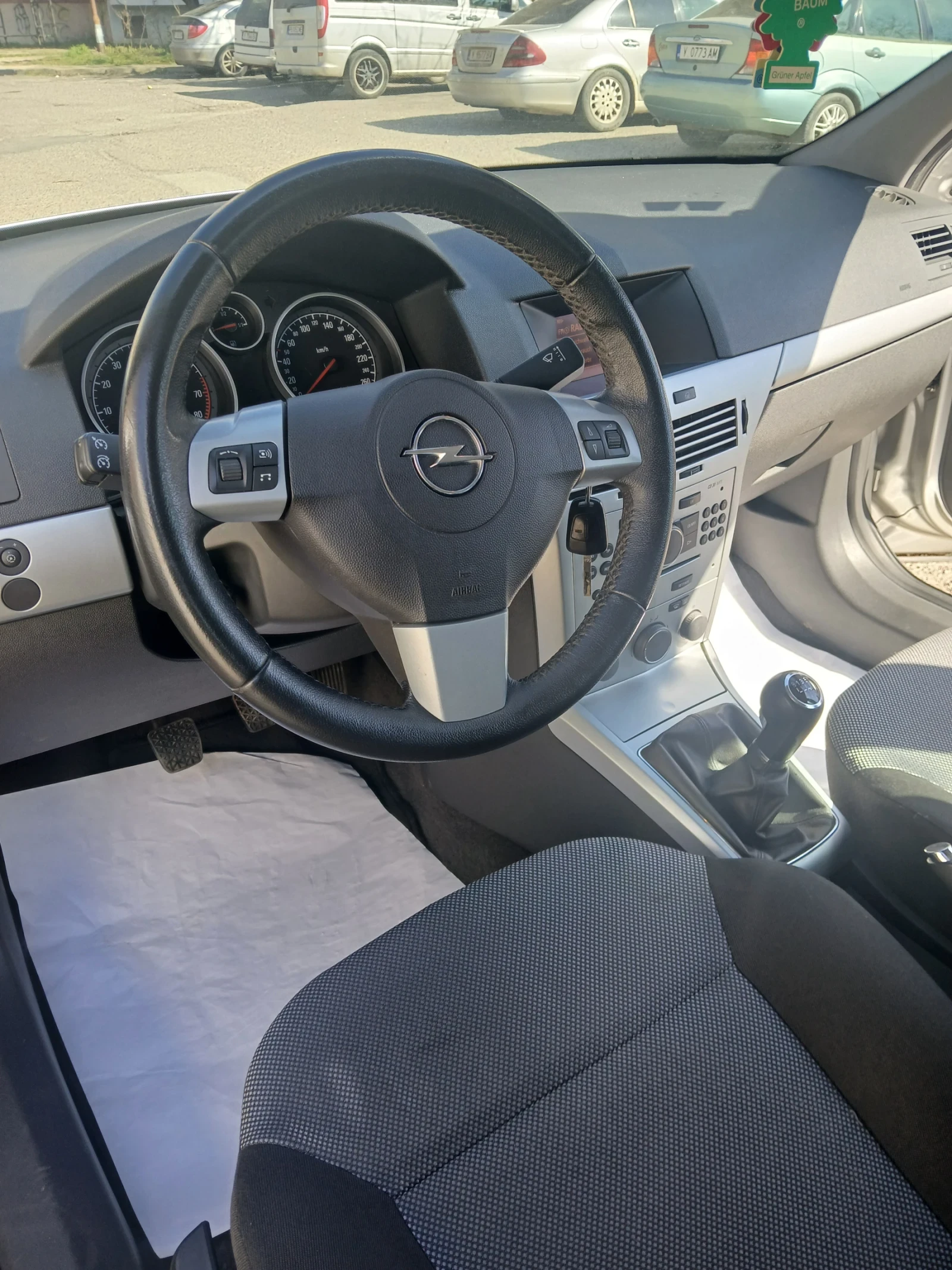 Opel Astra 1.4, снимка 8 - Автомобили и джипове - 53781738