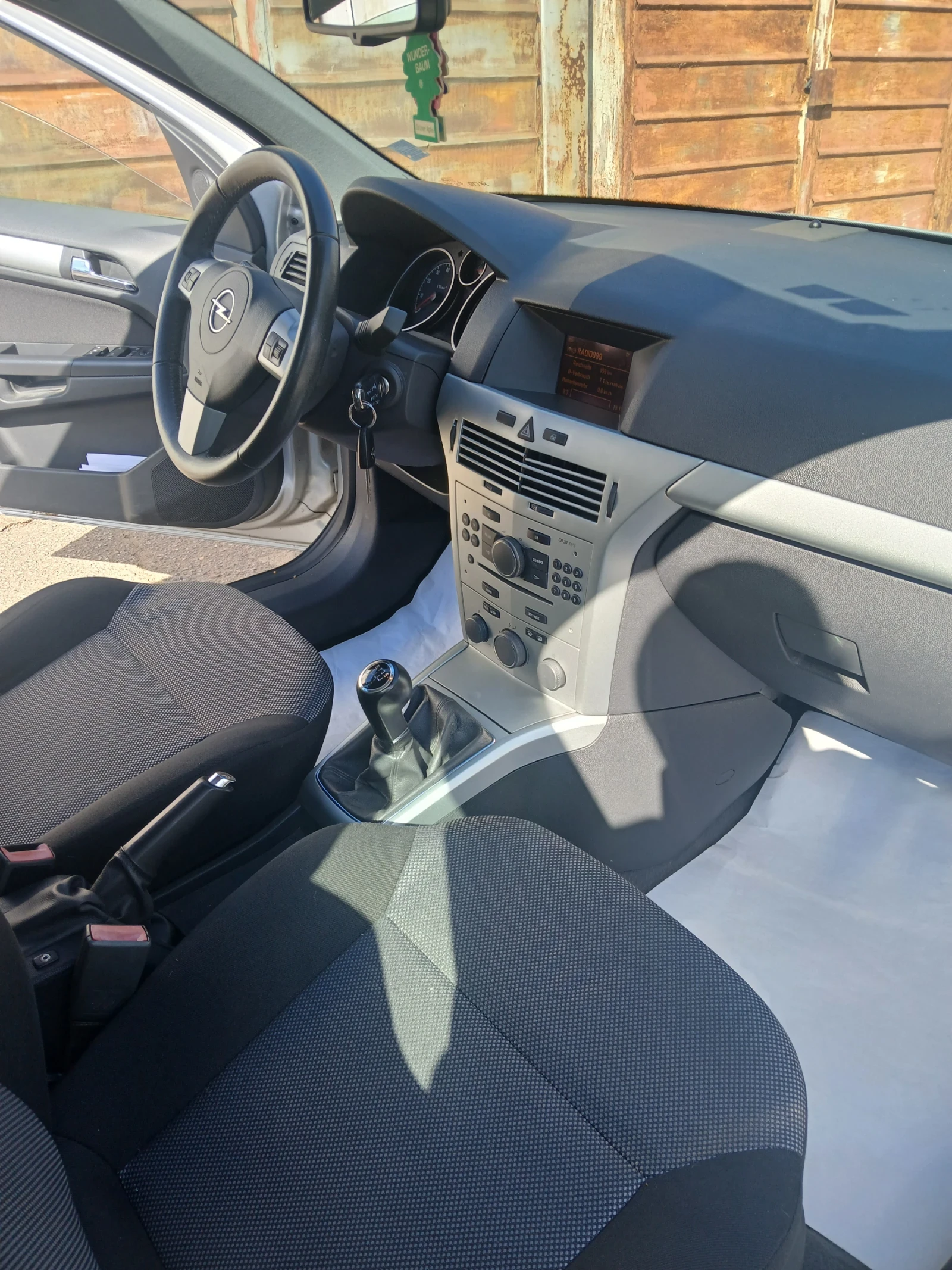 Opel Astra 1.4, снимка 9 - Автомобили и джипове - 53781738