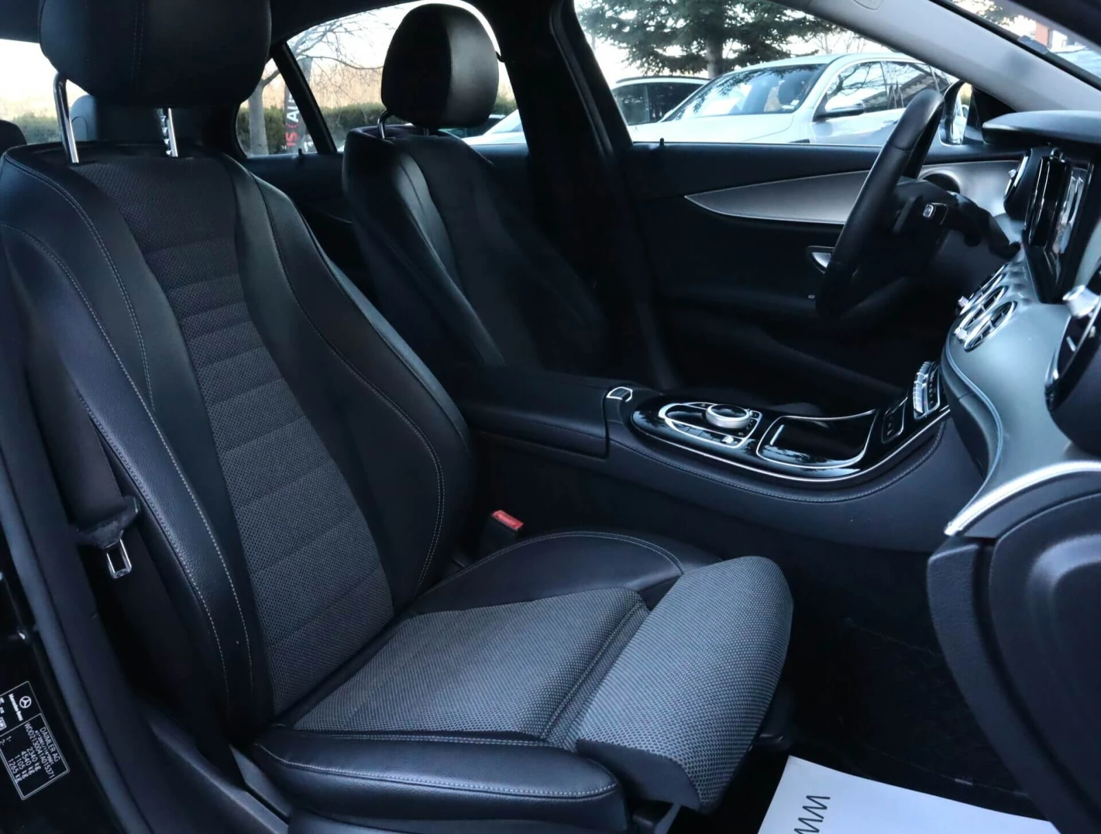 Mercedes-Benz E 220 CDI/Avantgarde/Dynamic Select/PRE-SAFE/Collision P, снимка 8 - Автомобили и джипове - 54000641