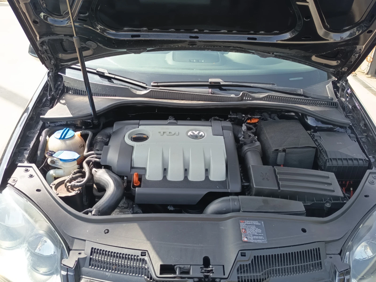 VW Golf 1.9tdi, снимка 13 - Автомобили и джипове - 54195724