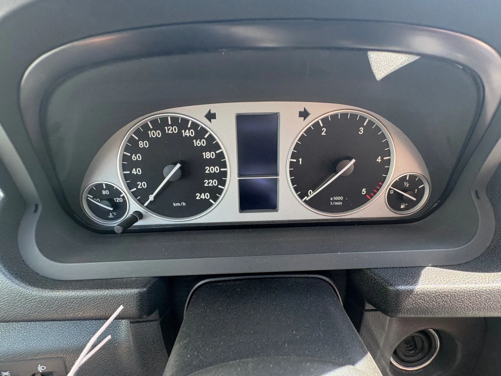 Mercedes-Benz B 200 Топ състояние, снимка 5 - Автомобили и джипове - 54846079