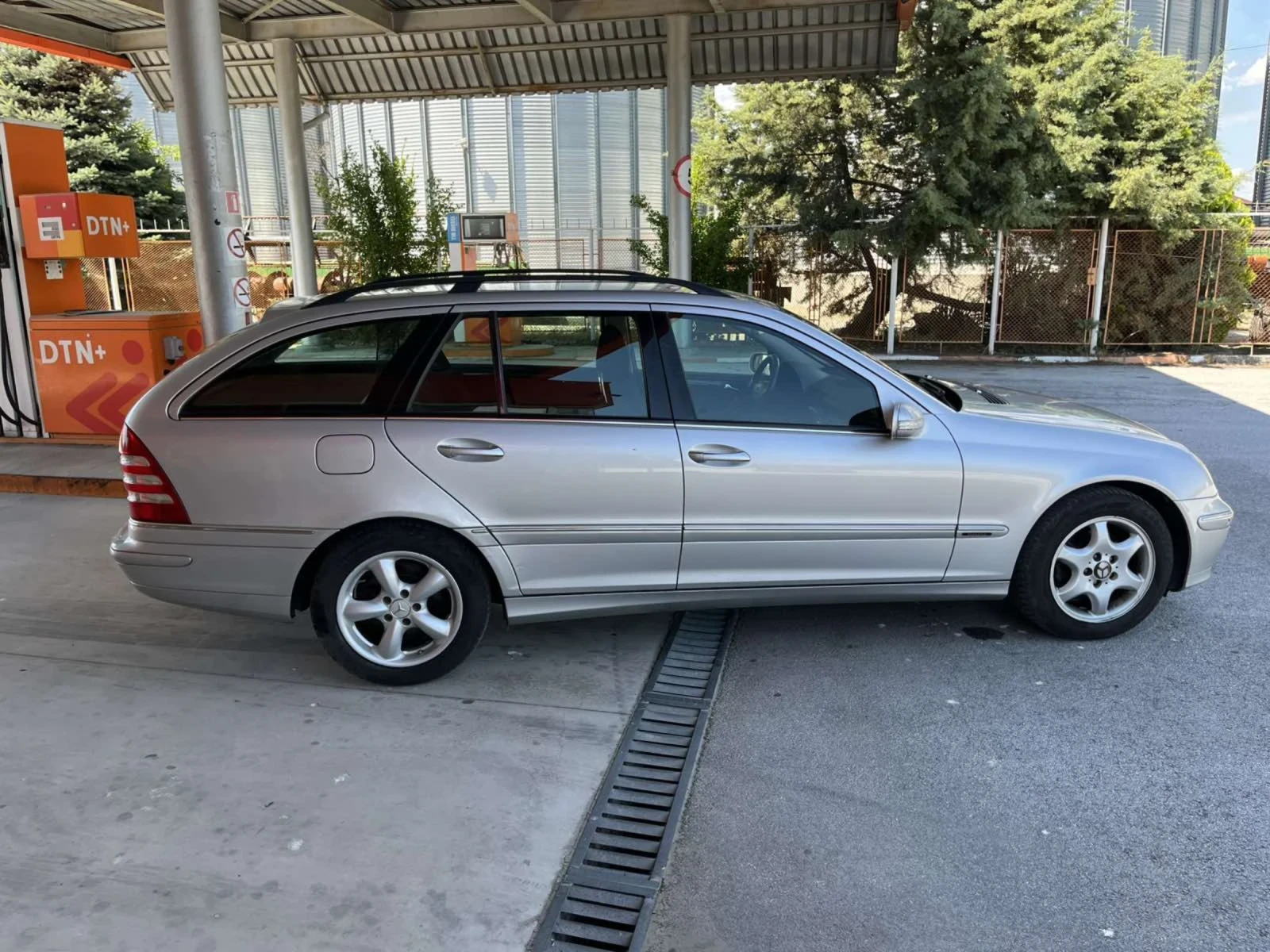 Mercedes-Benz C 200 Kompresor, снимка 4 - Автомобили и джипове - 55105681