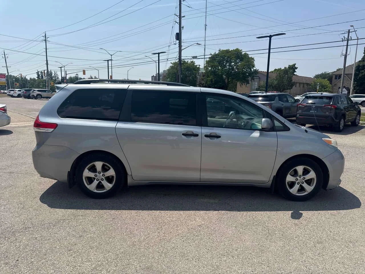 Toyota Sienna * 5dr 7 Pass FWD * АВТОКРЕДИТ* , снимка 3 - Автомобили и джипове - 55500644
