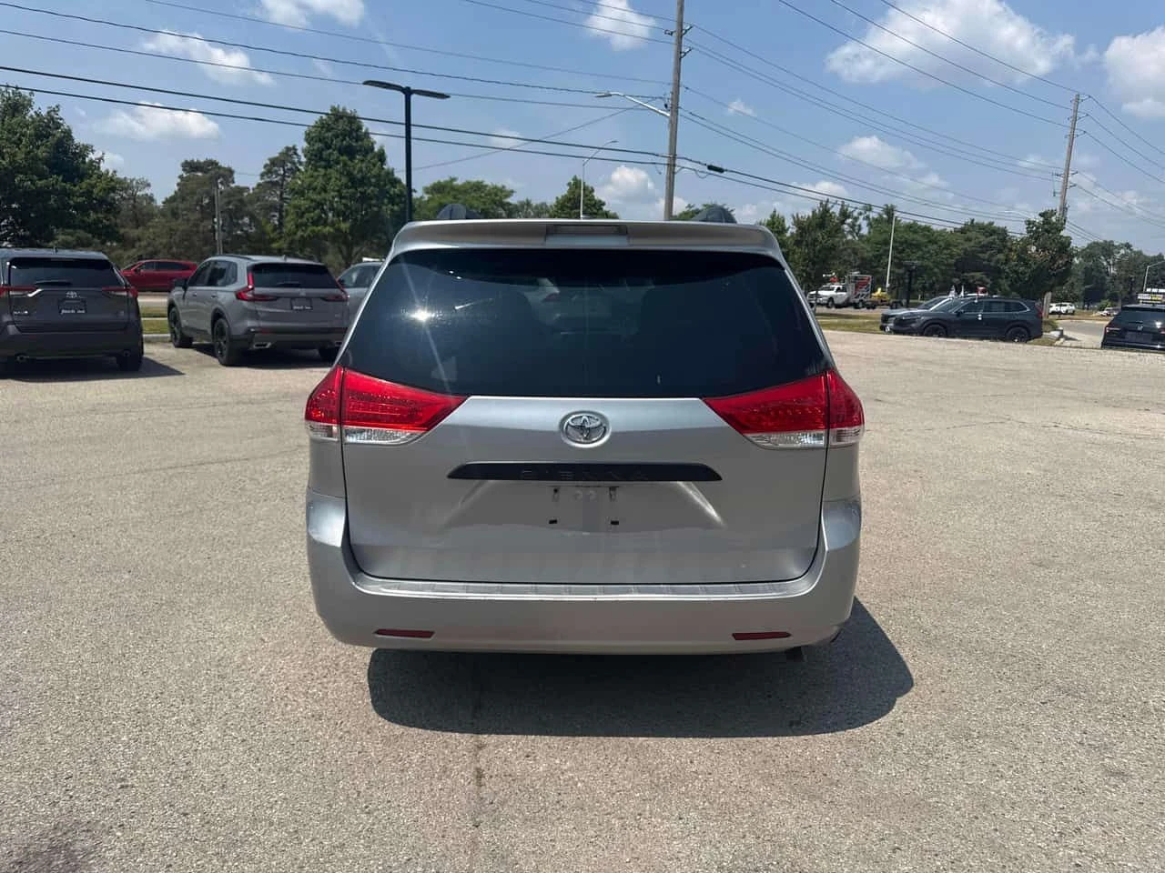 Toyota Sienna * 5dr 7 Pass FWD * АВТОКРЕДИТ* , снимка 4 - Автомобили и джипове - 55500644
