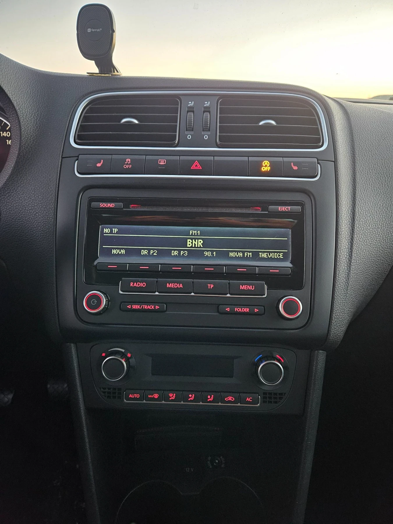 VW Polo 1.6TDI , снимка 9 - Автомобили и джипове - 55993141