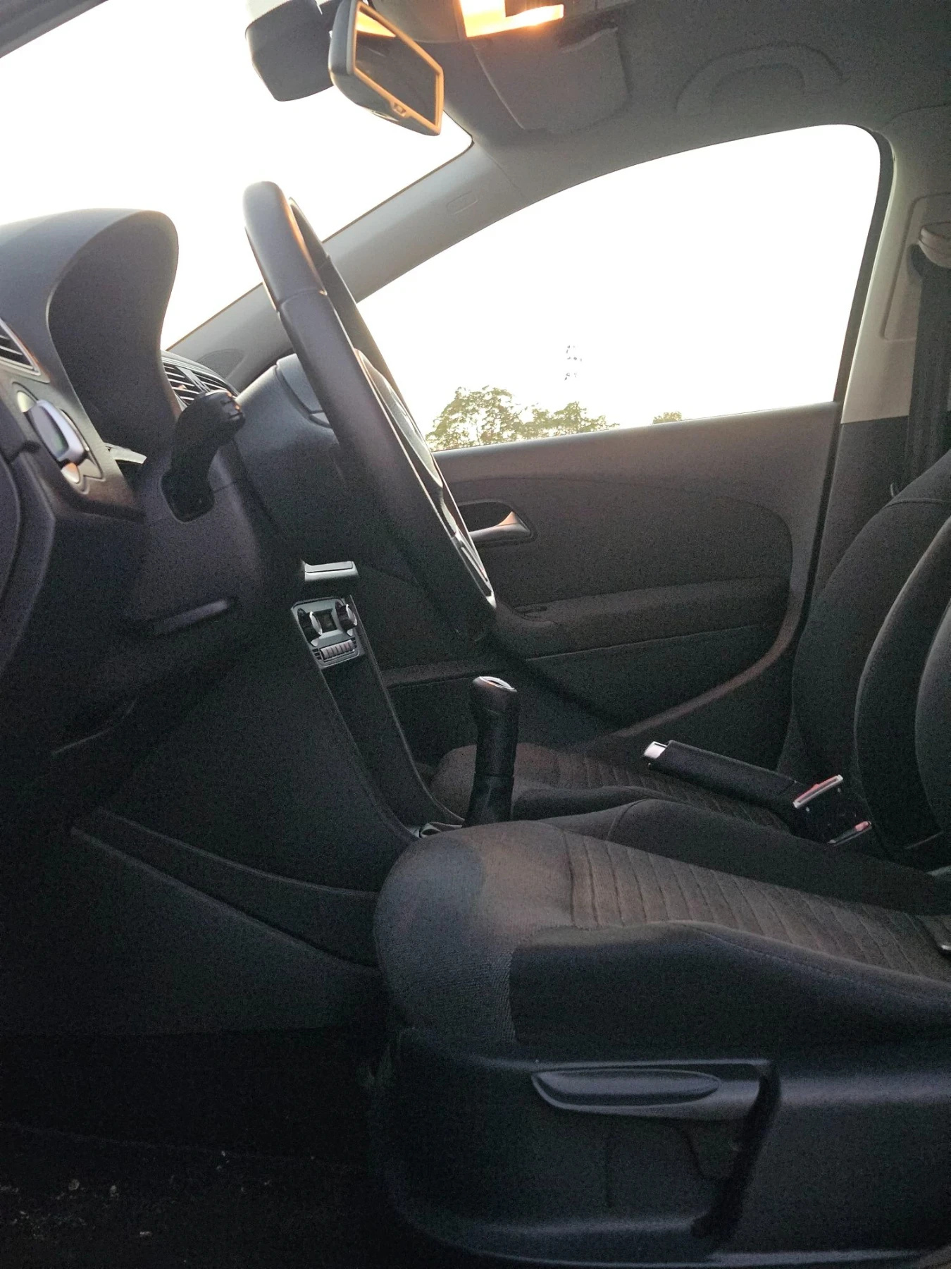 VW Polo 1.6TDI , снимка 6 - Автомобили и джипове - 55993141