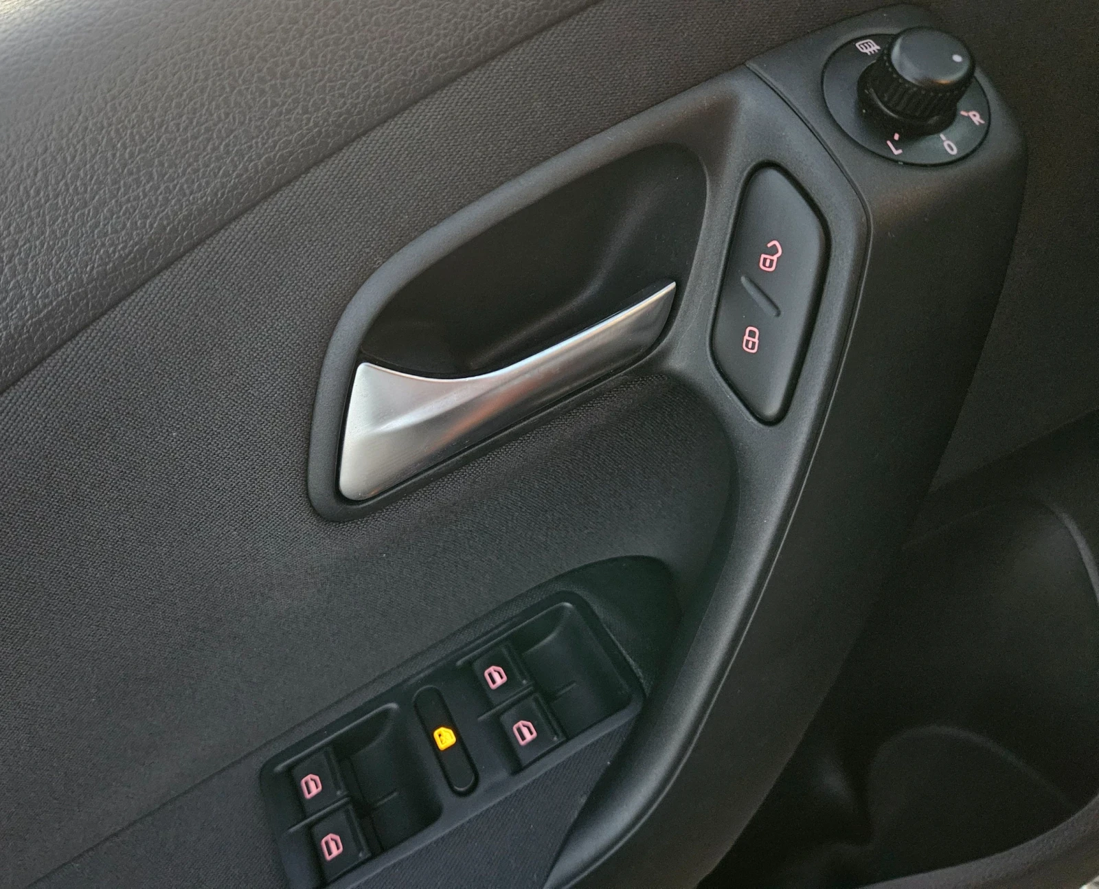 VW Polo 1.6TDI , снимка 13 - Автомобили и джипове - 55993141