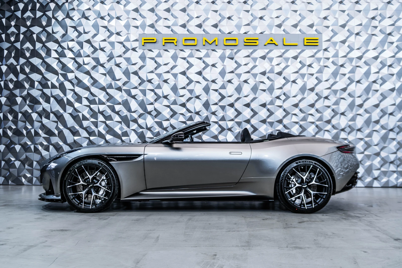 Aston Martin Други DB12 Volante Aluminite Silver, снимка 3 - Автомобили и джипове - 56206365