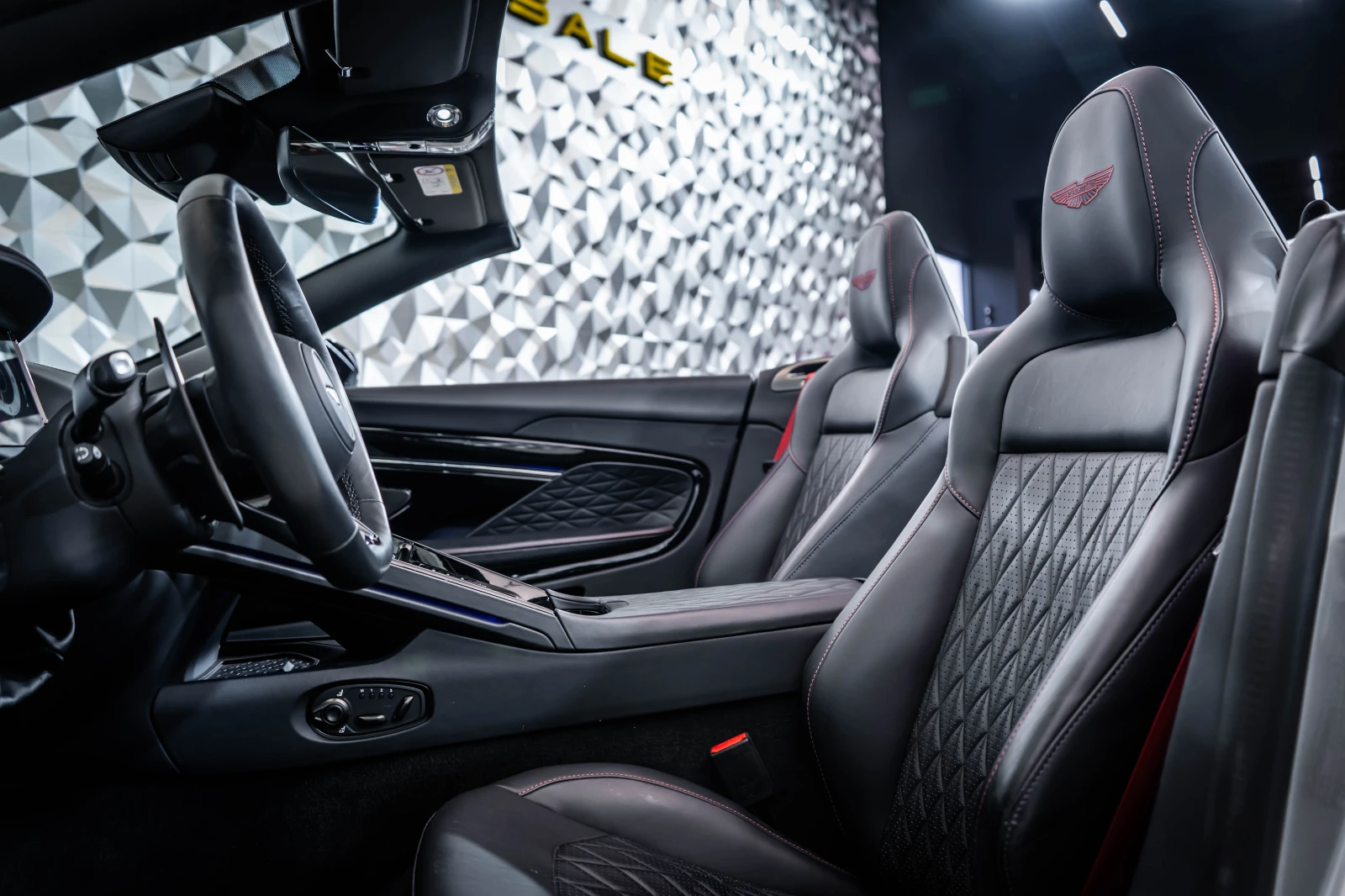 Aston Martin Други DB12 Volante Aluminite Silver, снимка 14 - Автомобили и джипове - 56206365