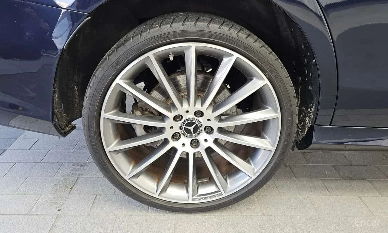 Mercedes-Benz E 350 * 4MATIC AMG Line * КРАЙНА ЦЕНА ДО БЪЛГАРИЯ, снимка 5 - Автомобили и джипове - 56255042