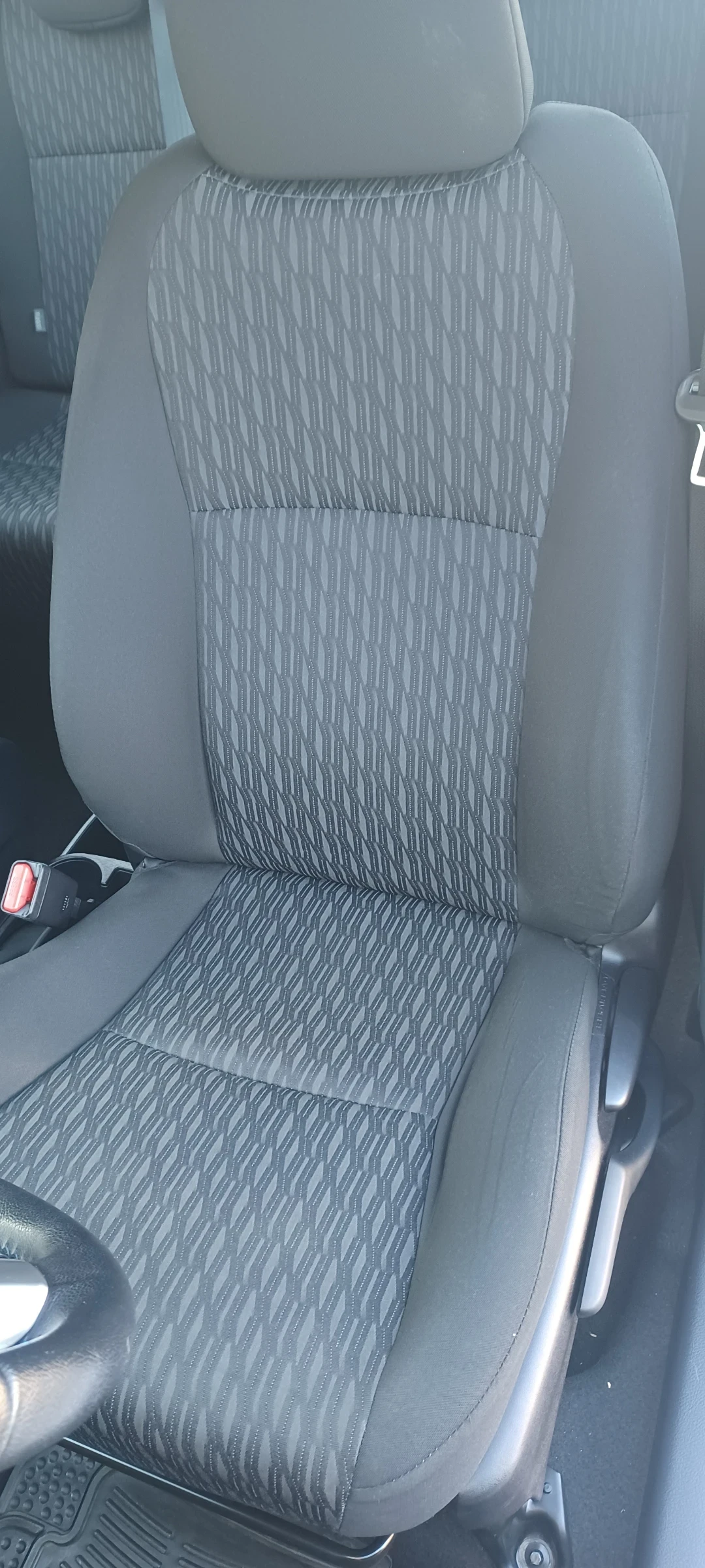 Toyota Yaris 1.4 D-4D, снимка 12 - Автомобили и джипове - 56631739