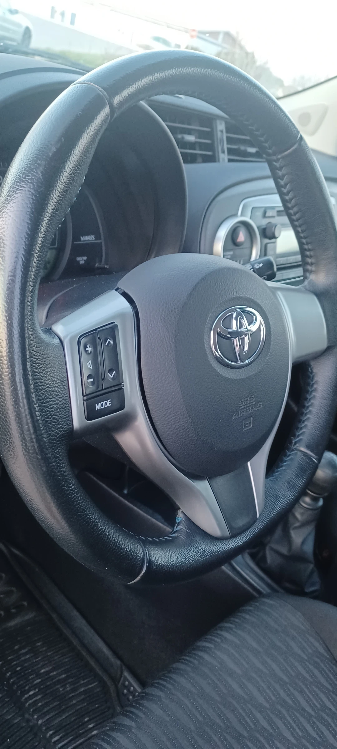 Toyota Yaris 1.4 D-4D, снимка 8 - Автомобили и джипове - 56631739