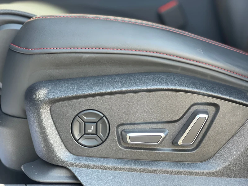 Audi Q8 50TDI* S-Line* B&O* HUD* MASSAGE* 22Inch* PANO* Me, снимка 13 - Автомобили и джипове - 50198911