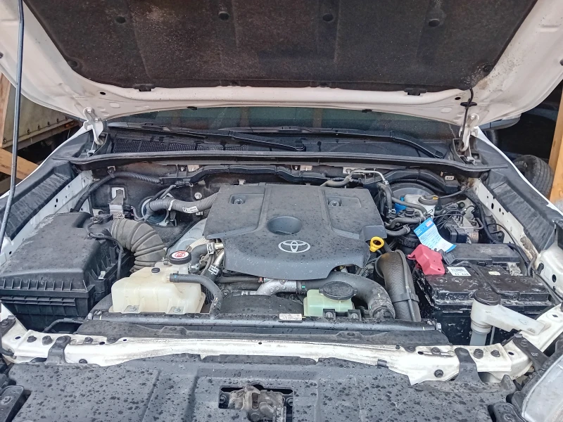 Toyota Hilux, снимка 10 - Автомобили и джипове - 53137393