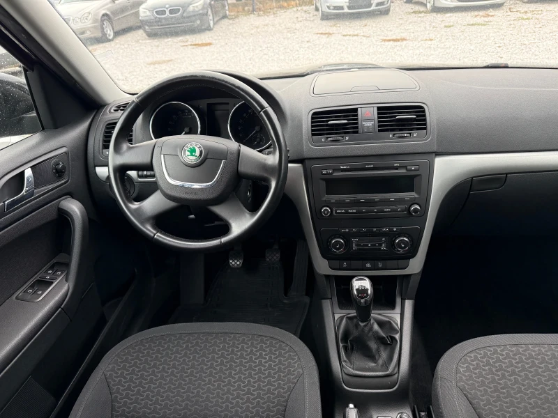 Skoda Yeti 2.0TDI 4x4, снимка 15 - Автомобили и джипове - 53444288