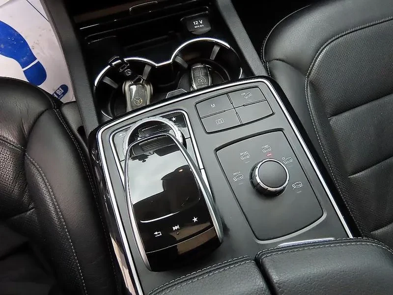 Mercedes-Benz GLE 350 D 4Matic, снимка 11 - Автомобили и джипове - 55747603