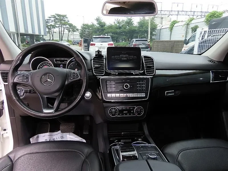 Mercedes-Benz GLE 350 D 4Matic, снимка 7 - Автомобили и джипове - 55747603
