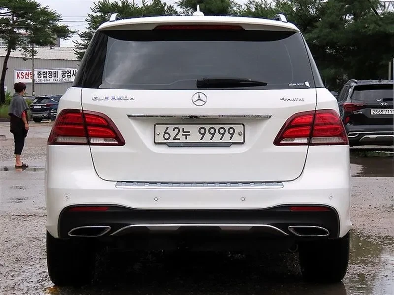 Mercedes-Benz GLE 350 D 4Matic, снимка 4 - Автомобили и джипове - 55747603