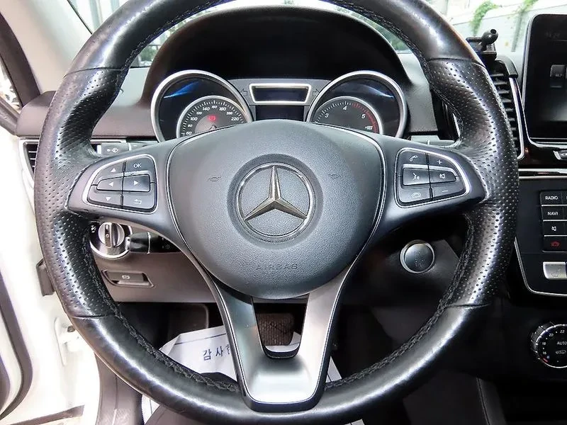 Mercedes-Benz GLE 350 D 4Matic, снимка 8 - Автомобили и джипове - 55747603
