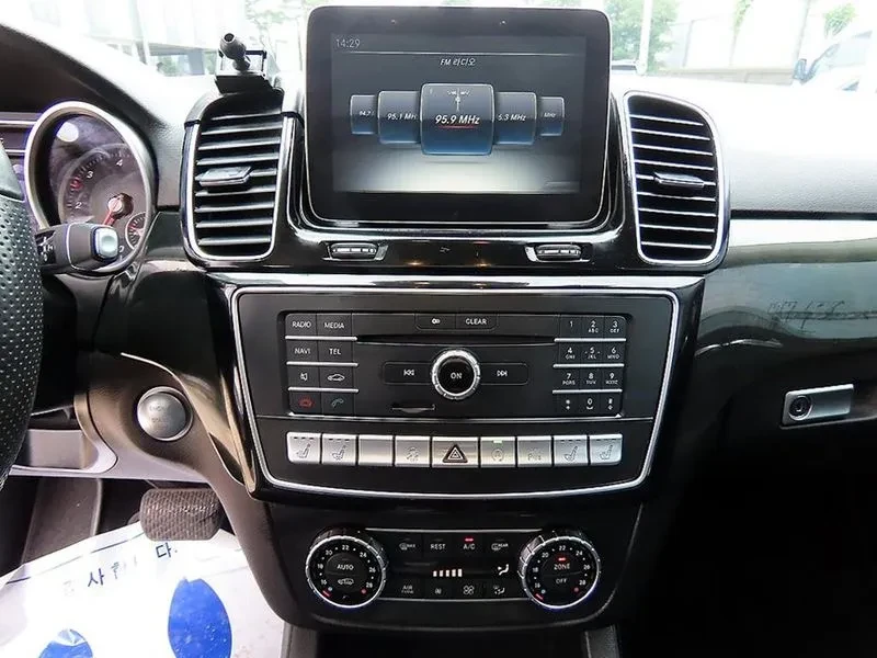 Mercedes-Benz GLE 350 D 4Matic, снимка 12 - Автомобили и джипове - 55747603