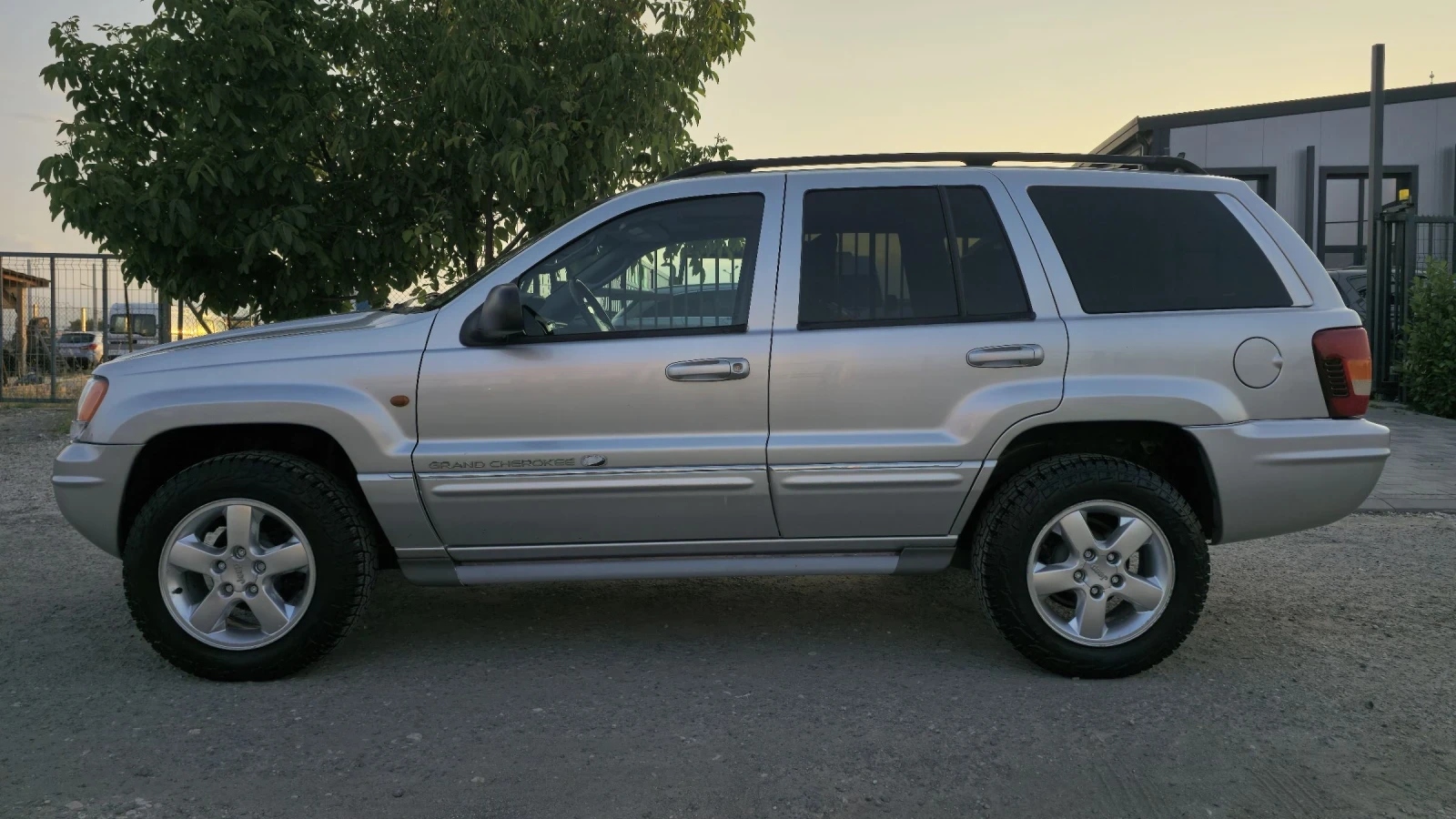 Jeep Grand cherokee OVERLAND FACE 2.7 CRD ИТАЛИЯ - изображение 8