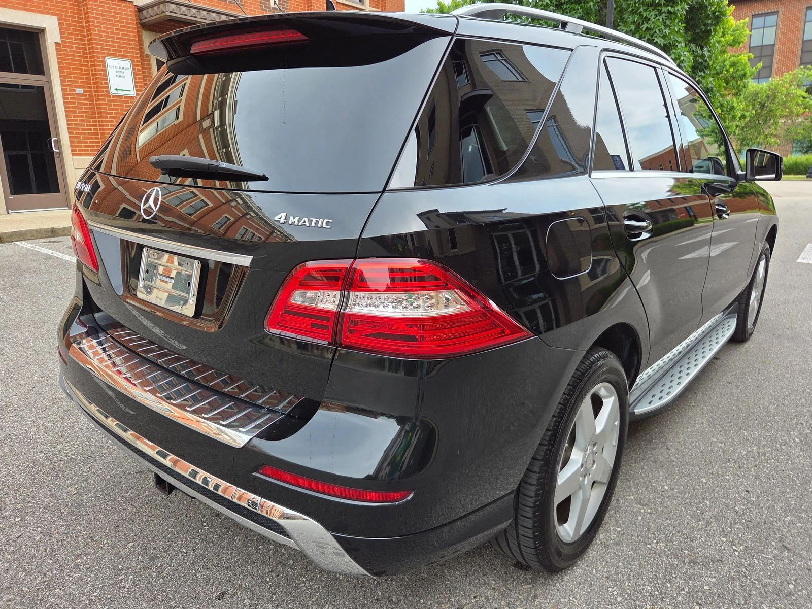 Mercedes-Benz ML 500 AMG* PACK* HARMON* KARDON* ПОДГРЕВ* ОБДУХВАНЕ* МАС - изображение 2