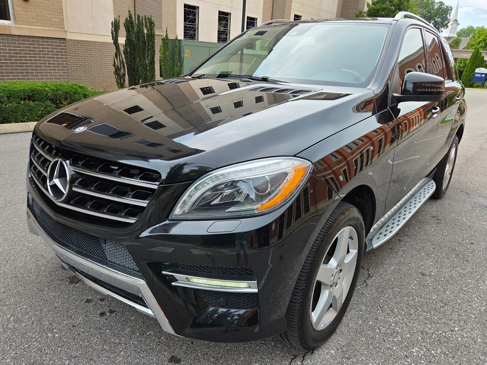 Mercedes-Benz ML 500 AMG* PACK* HARMON* KARDON* ПОДГРЕВ* ОБДУХВАНЕ* МАС - изображение 3