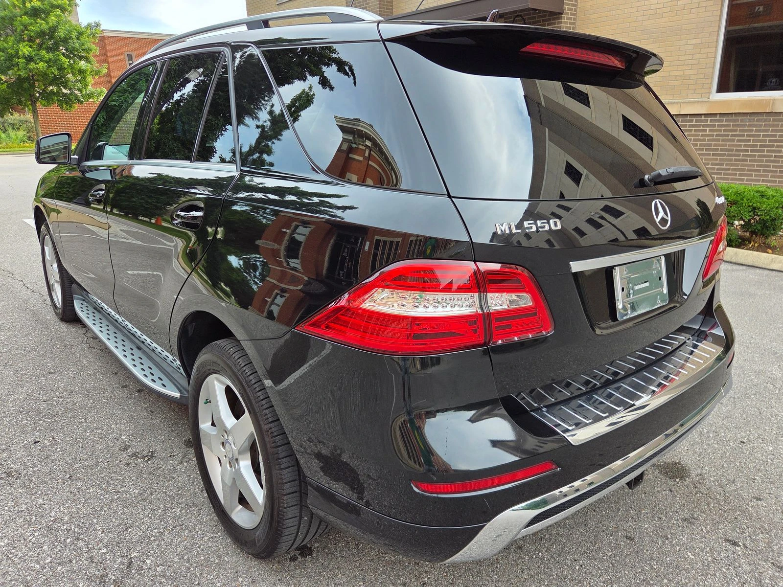 Mercedes-Benz ML 500 AMG* PACK* HARMON* KARDON* ПОДГРЕВ* ОБДУХВАНЕ* МАС - изображение 4