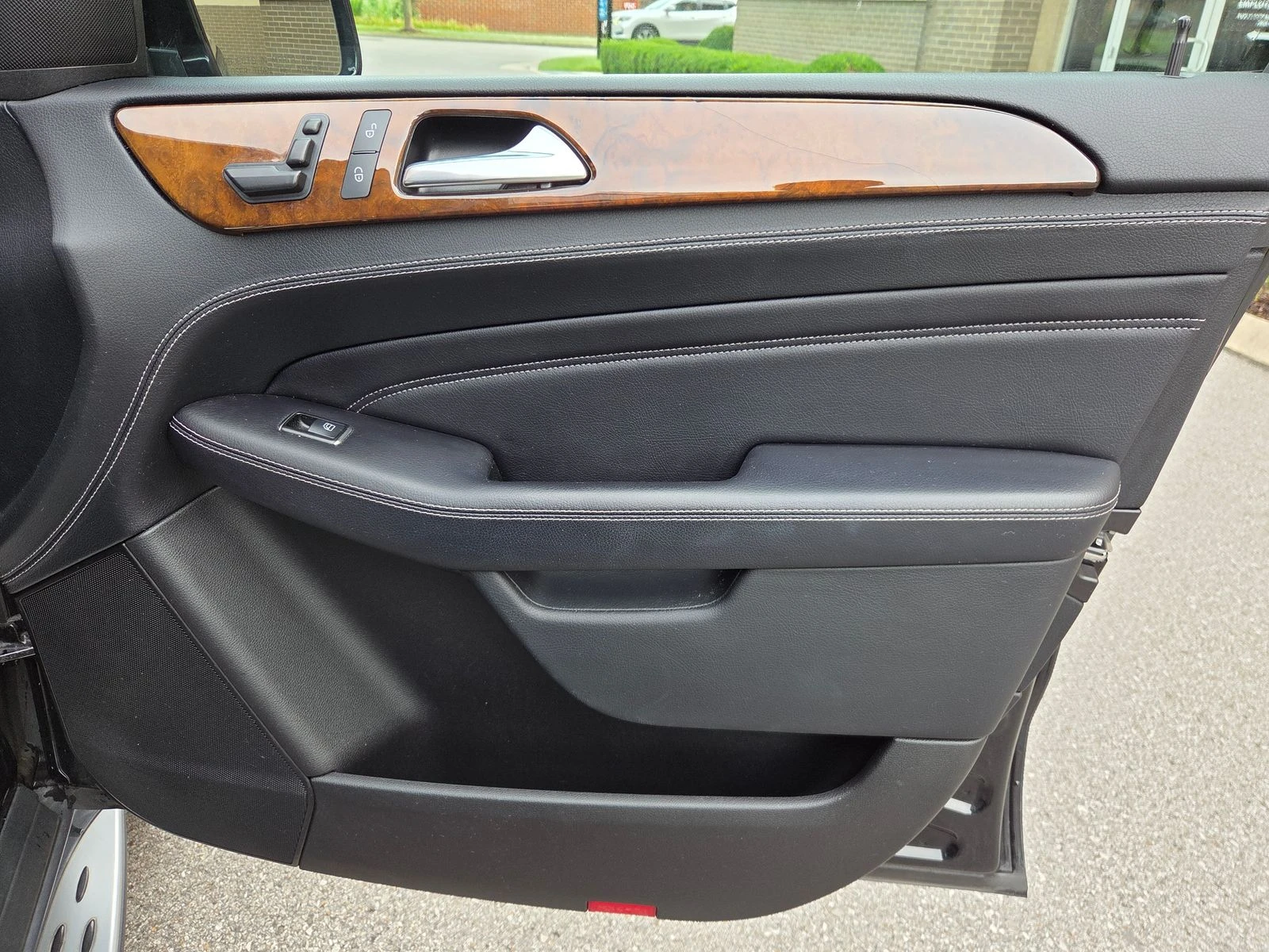 Mercedes-Benz ML 500 AMG* PACK* HARMON* KARDON* ПОДГРЕВ* ОБДУХВАНЕ* МАС - изображение 9